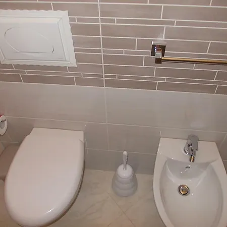 A La Maison De Gabry Bed & Breakfast 4*