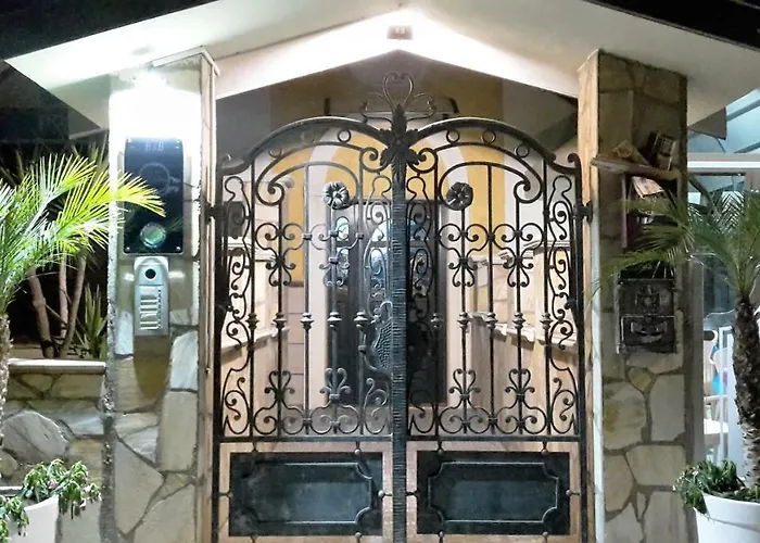 Alojamento de Acomodação e Pequeno-almoço A La Maison De Gabry