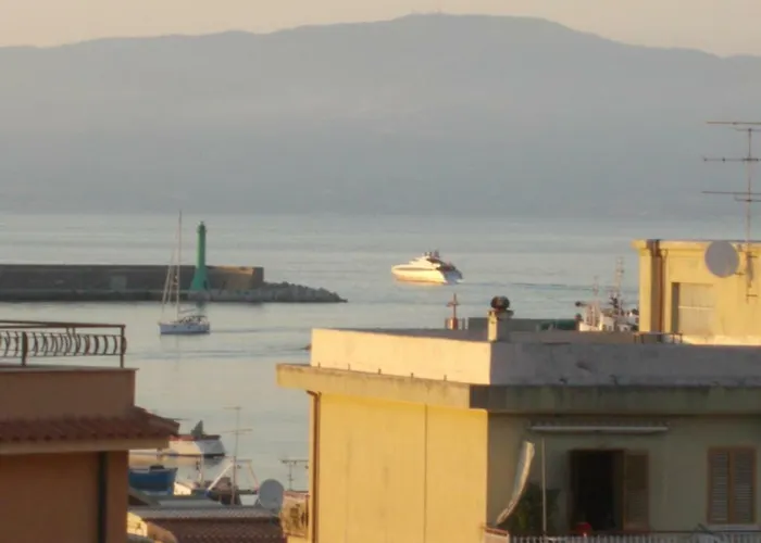 A La Maison De Gabry Alojamento de Acomodação e Pequeno-almoço 4*